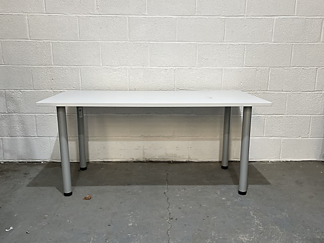 Single white desk grey round legs