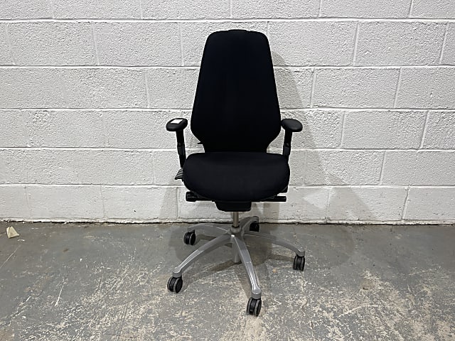 RH logic 400 Three Button Office Chair