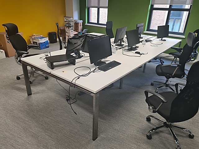 Bank of 6 desks - 140cm