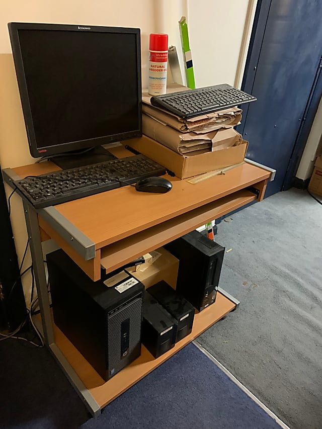 Computer desk on wheels