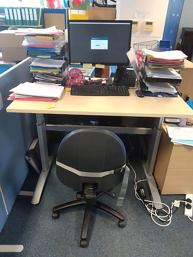 Height adjustable desk - 120cm