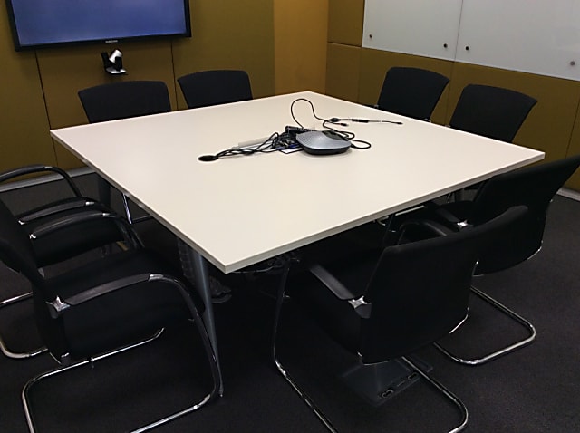 Meeting table