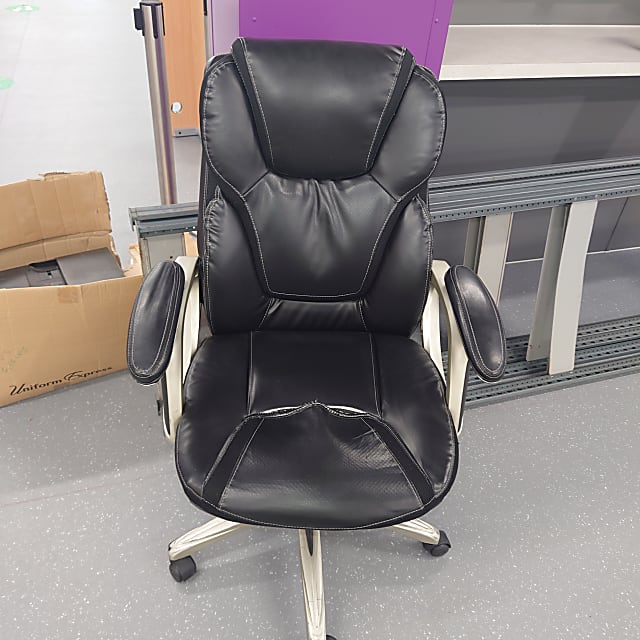 Operator chair 