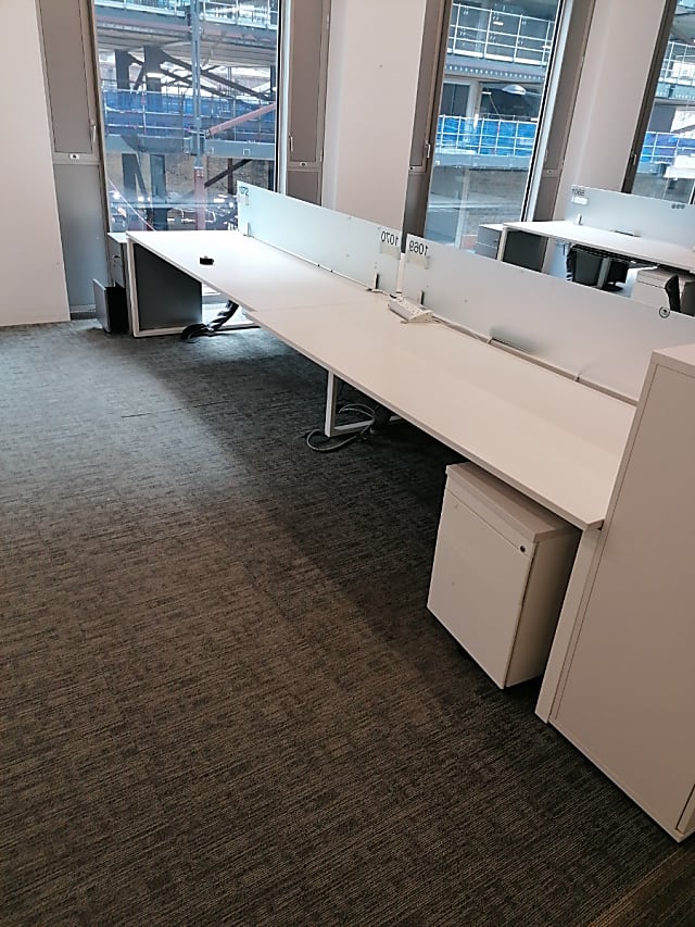 Bank of 4 - 200cm desks 