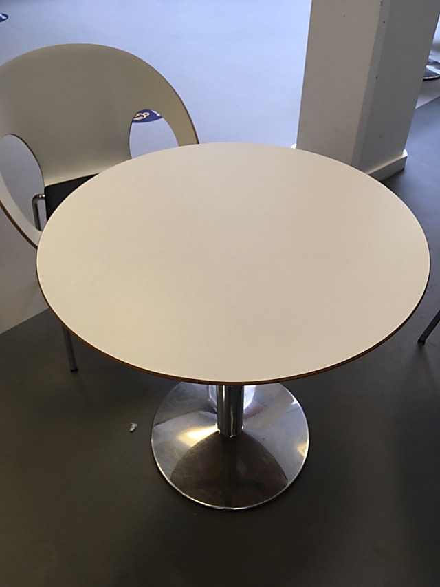 Round meeting table