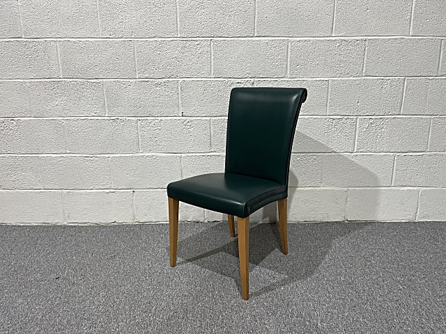 Italian Sedia Vittoria Leather Dining Chair by Poltrona Frau light legs