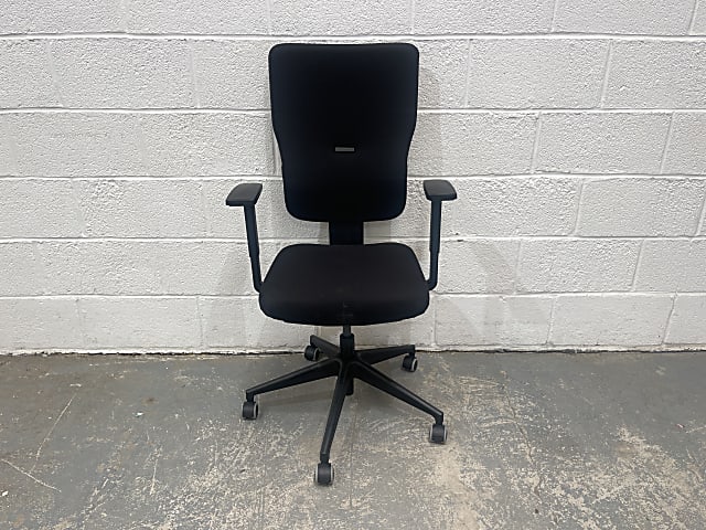 Steelcase Lets B office operator task chair