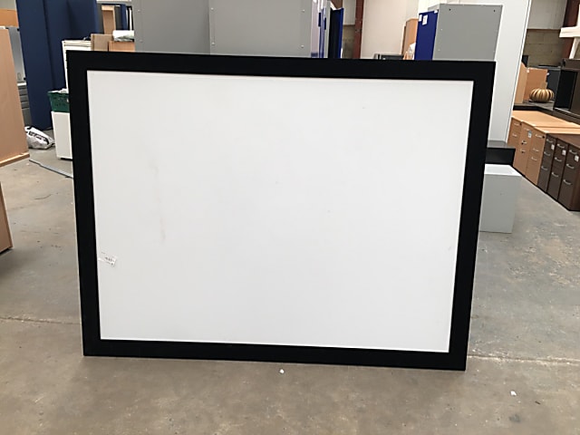 Projector screen