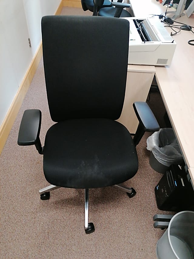 Operator task chair