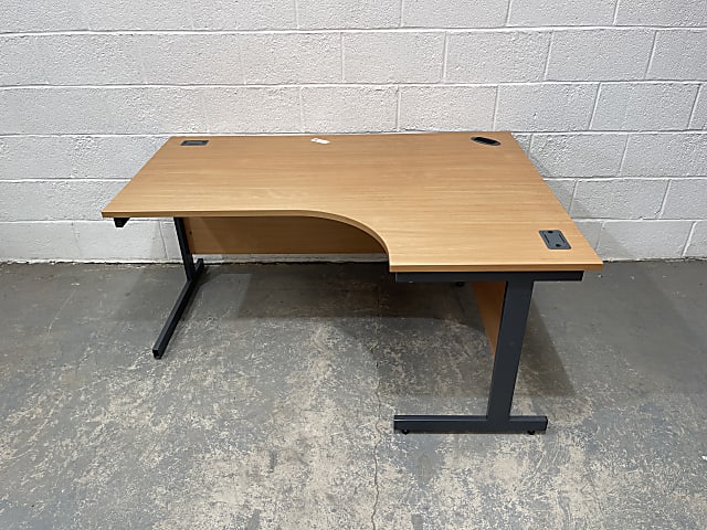 Right hand desk type 4