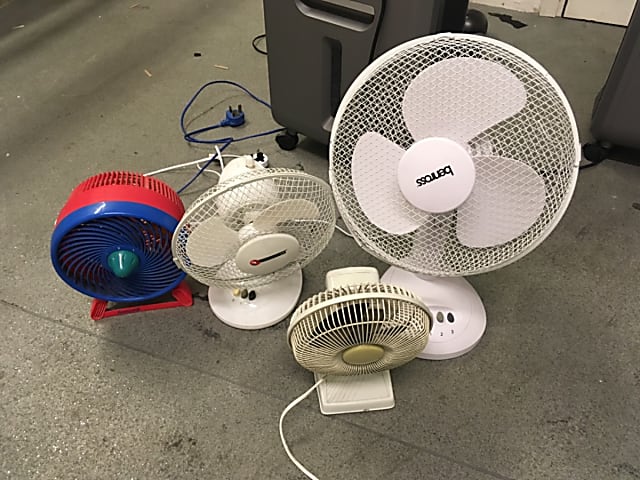 Lot of 4 desk fans