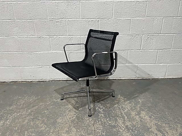 Vitra Eames EA103 Original vintage chair 