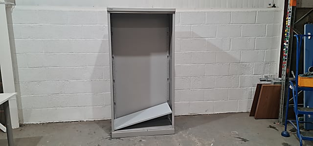 Metal cabinet