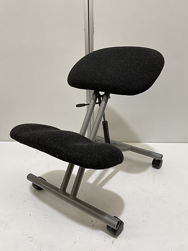 Kneeling chair