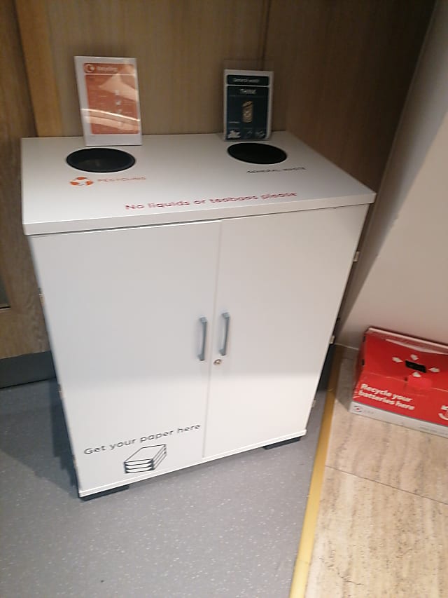 Recycling cabinet