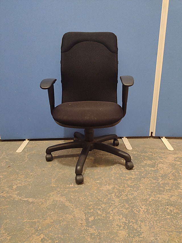 Black mesh back office oeperator chair black