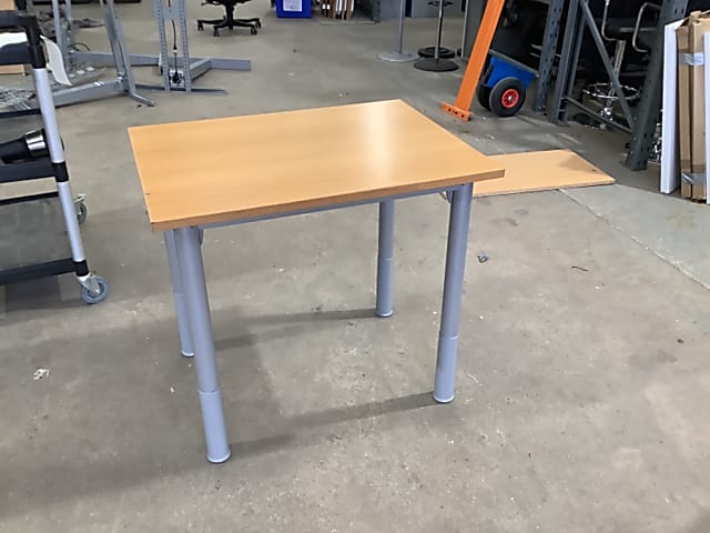 Kinnarps table