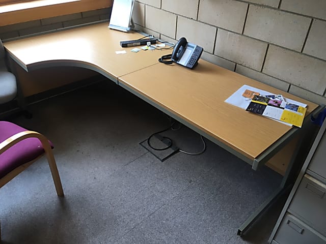 Left corner desk