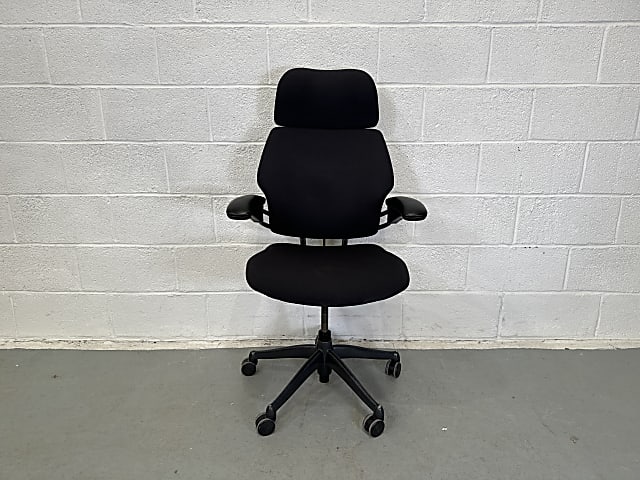 Humanscale Freedom task chair with head rest 