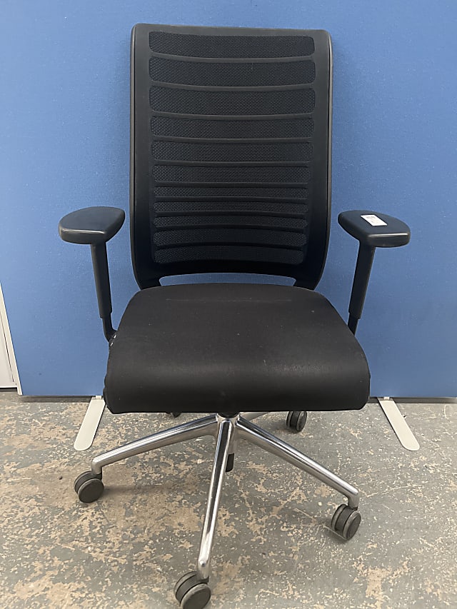 Interstuhl Hero office operator chair mesh back