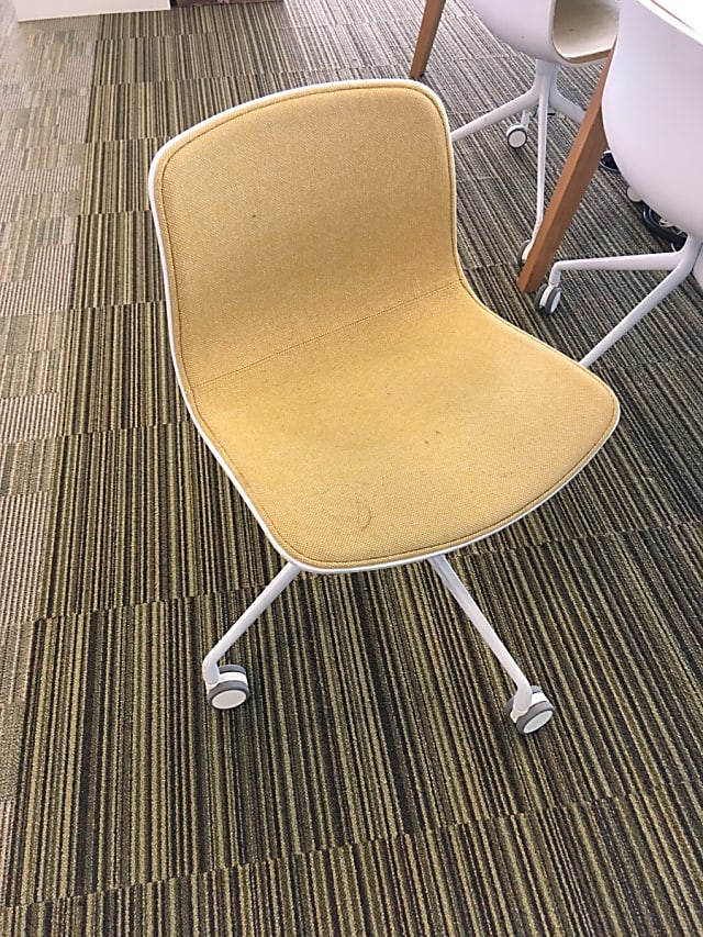 Meeting room chair