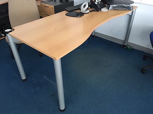 Curved desk