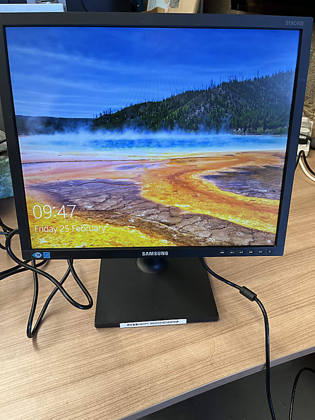 Samsung S19C450 monitor