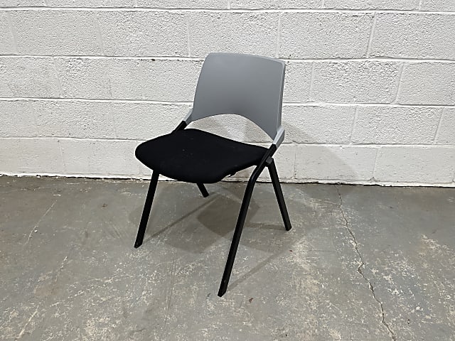 Pledge La Kendo folding conference chair