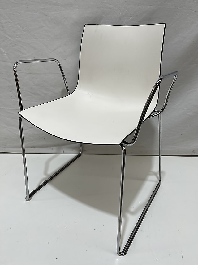 Arper Catifa 46 Lievore Altherr Molina chair