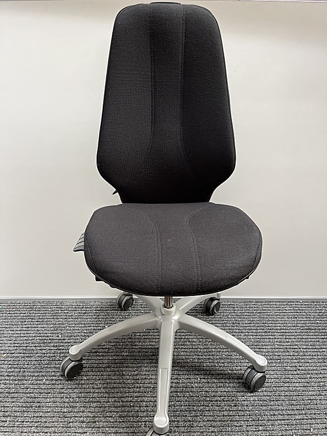 Rh logic 400 chair