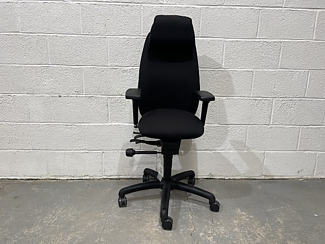 Adapt 630 chair by Ergochair