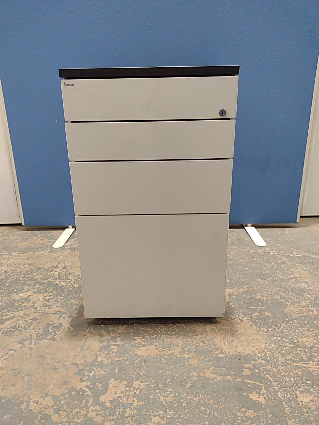 Bene Large white pedestal 