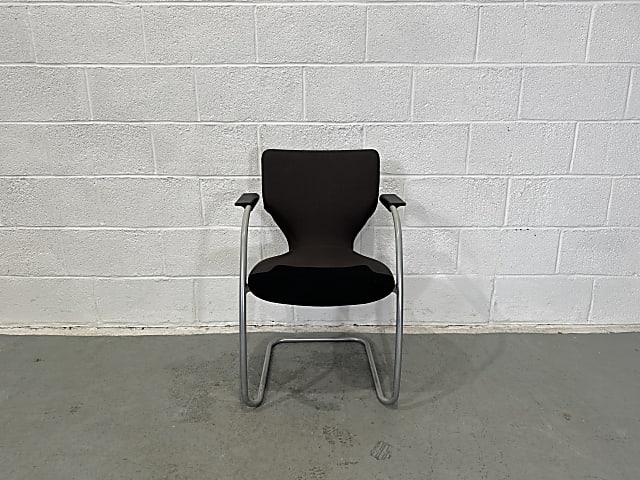 Orange Box chair - Brown and black 