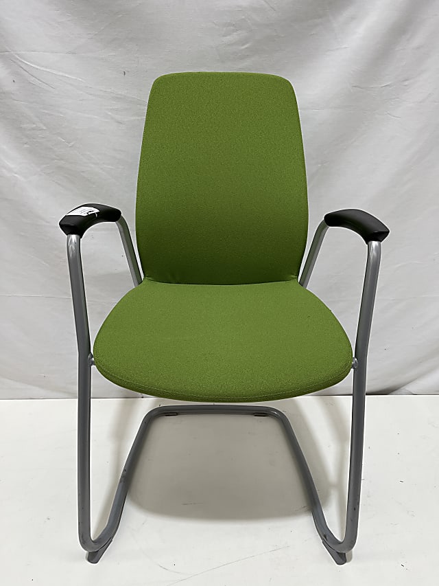 Kinnarps CV500 sled base visitor chair