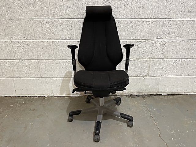 RH Logic Chair