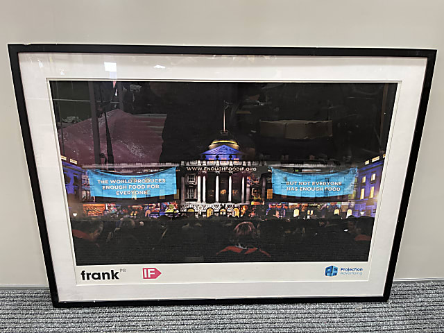 Branded picture in good frame