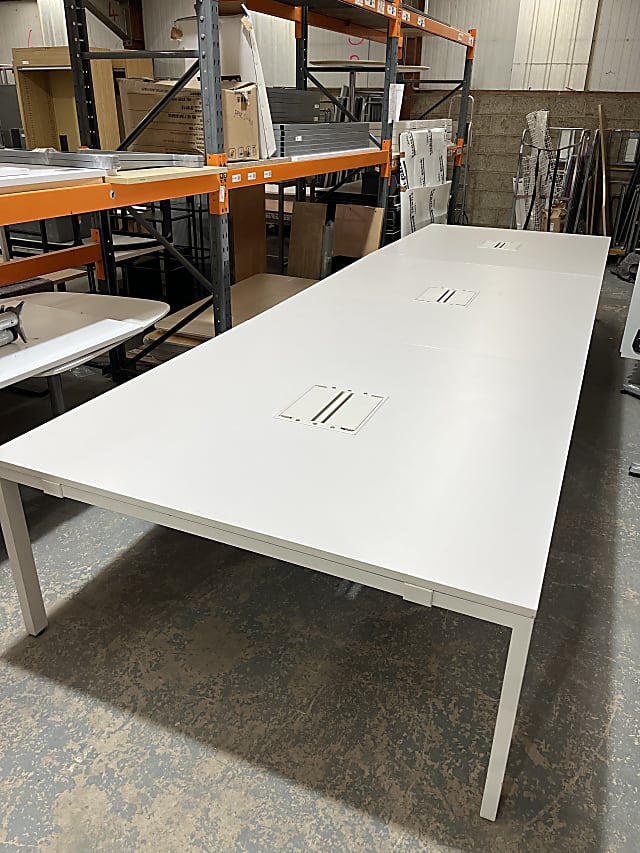 Vitra Bank of 6 desks 180x160cm 1 piece tops check your access