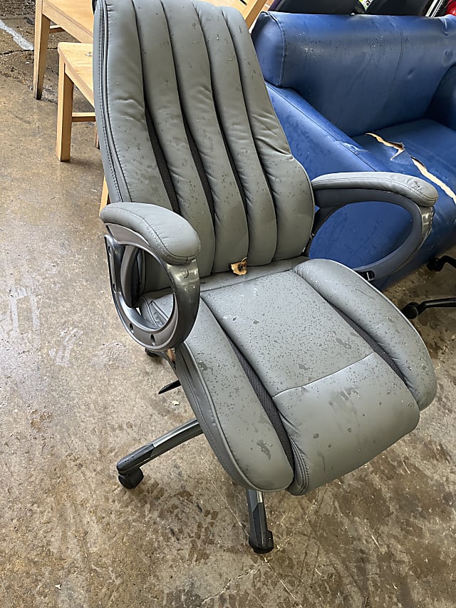 gray and black leather rolling chair