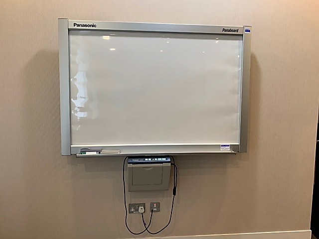 Electronic whiteboard