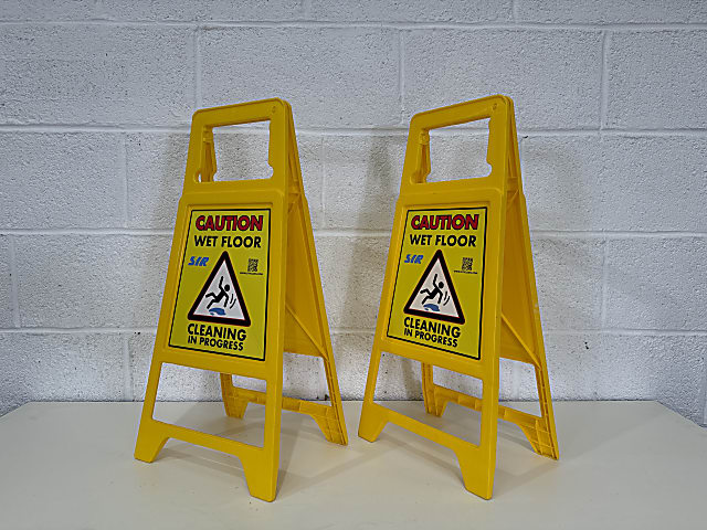 Pack of 2 - Wet floor sign