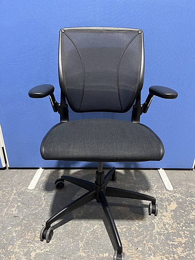 Humanscale Diffrient World office operator chair