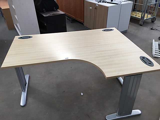 Corner desk right hand