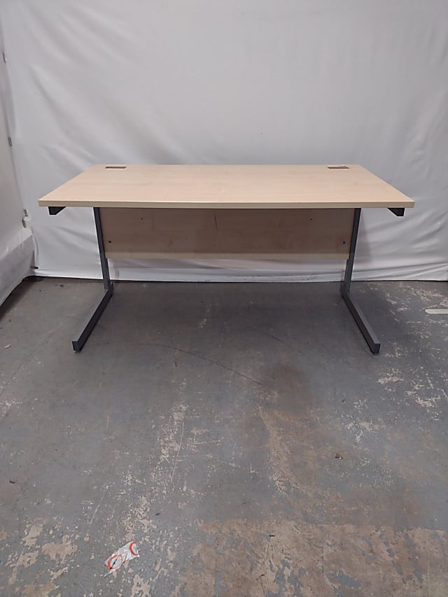 Beech single office desk 140cm