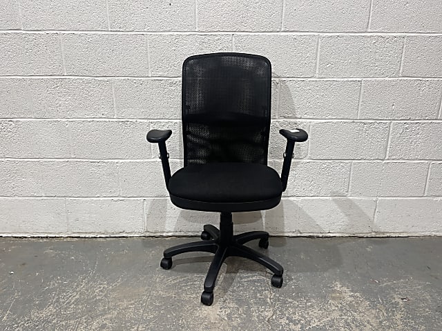 Black mesh back office operator task chair