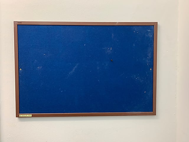 Pinboard notice board - medium