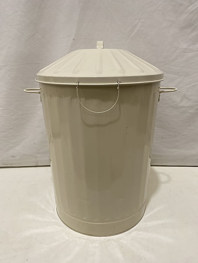 Painted metal dustbin