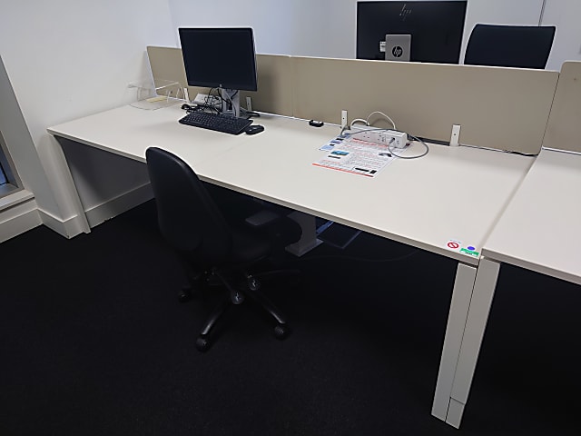 Bank of 4 desks