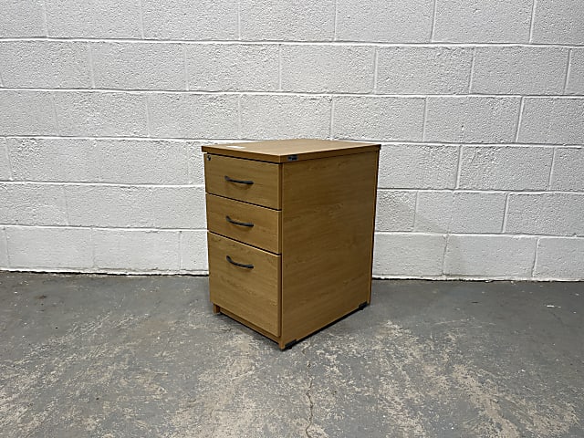 desk high pedestal 3 drawer 