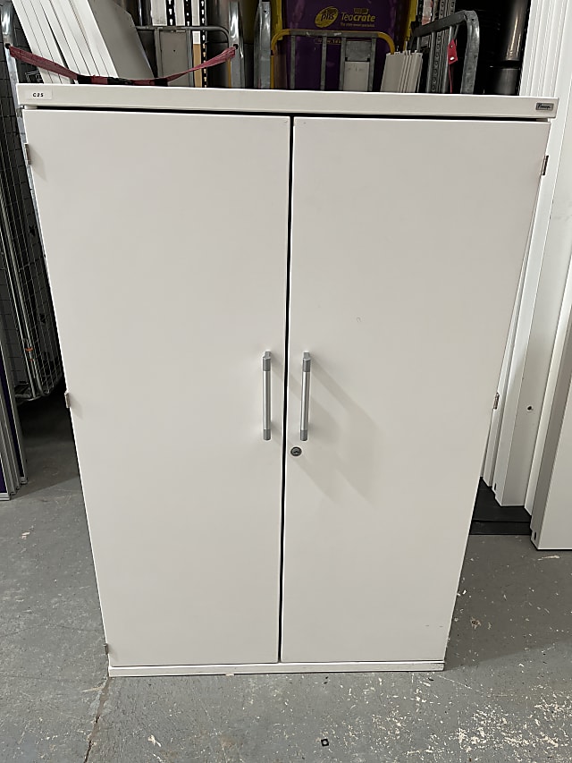 Kinnarps White cabinet cupboard with shelves