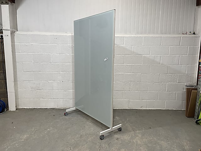 Glass room divider on wheels 